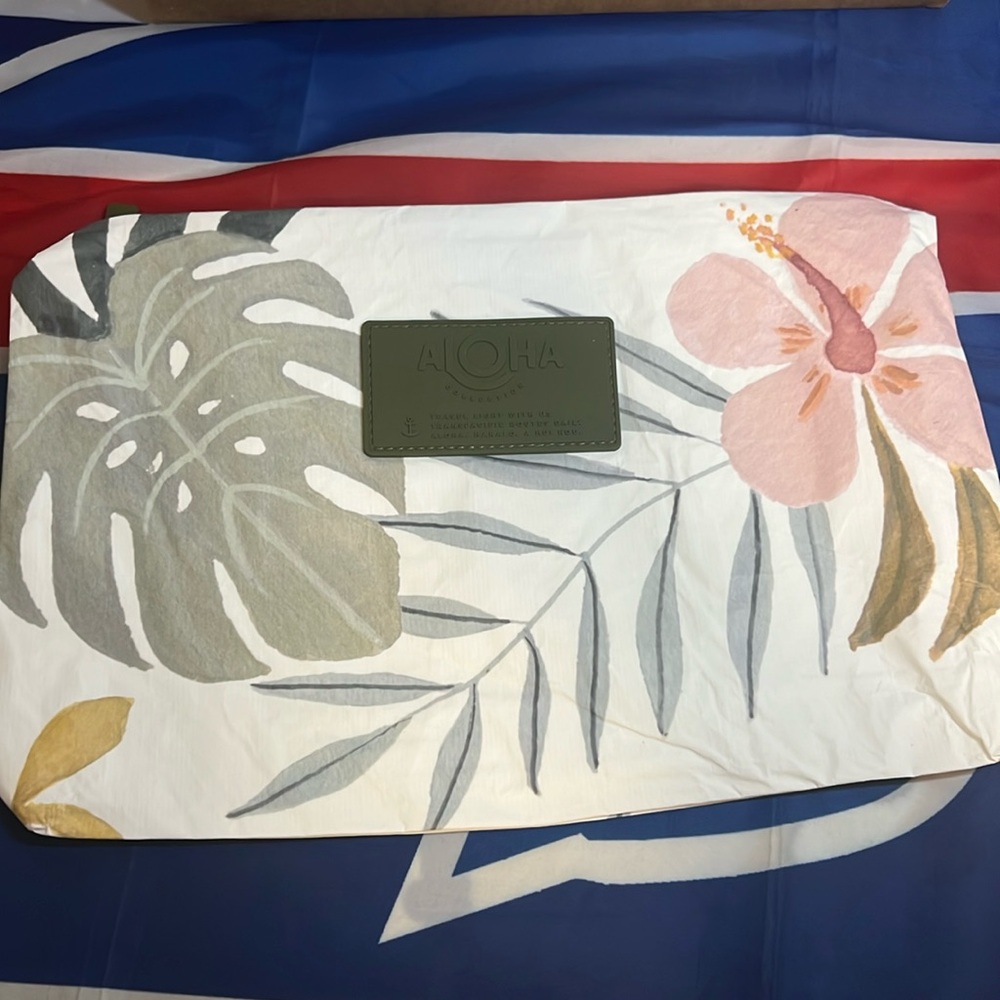 ALOHA Collection Ocean Paper Elements Mid Pouch